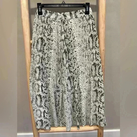 J. Crew Womens Top Pleated Snakeskin A Line Midi Skirt Black Cream Size 00 - Picture 1 of 8